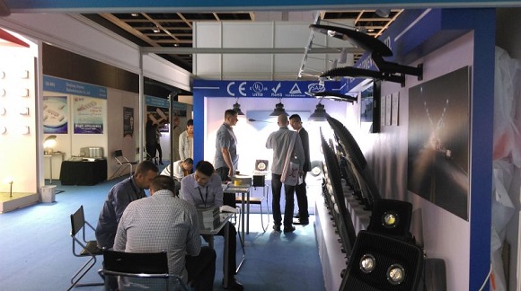 客戶對(duì)漢鼎綠能led燈具，購(gòu)買意愿較高，希望展會(huì)結(jié)束后到工廠參觀